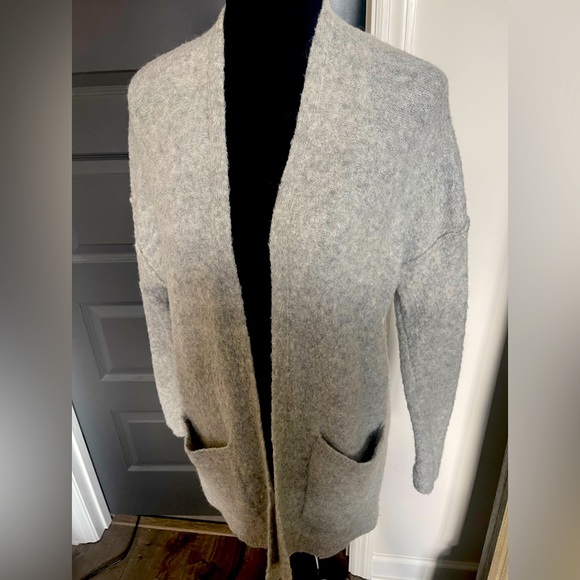 Free People Light Grey Fuzzy Comfy Sexy Sweet Long Cardigan Size XS - Picture 3 of 8